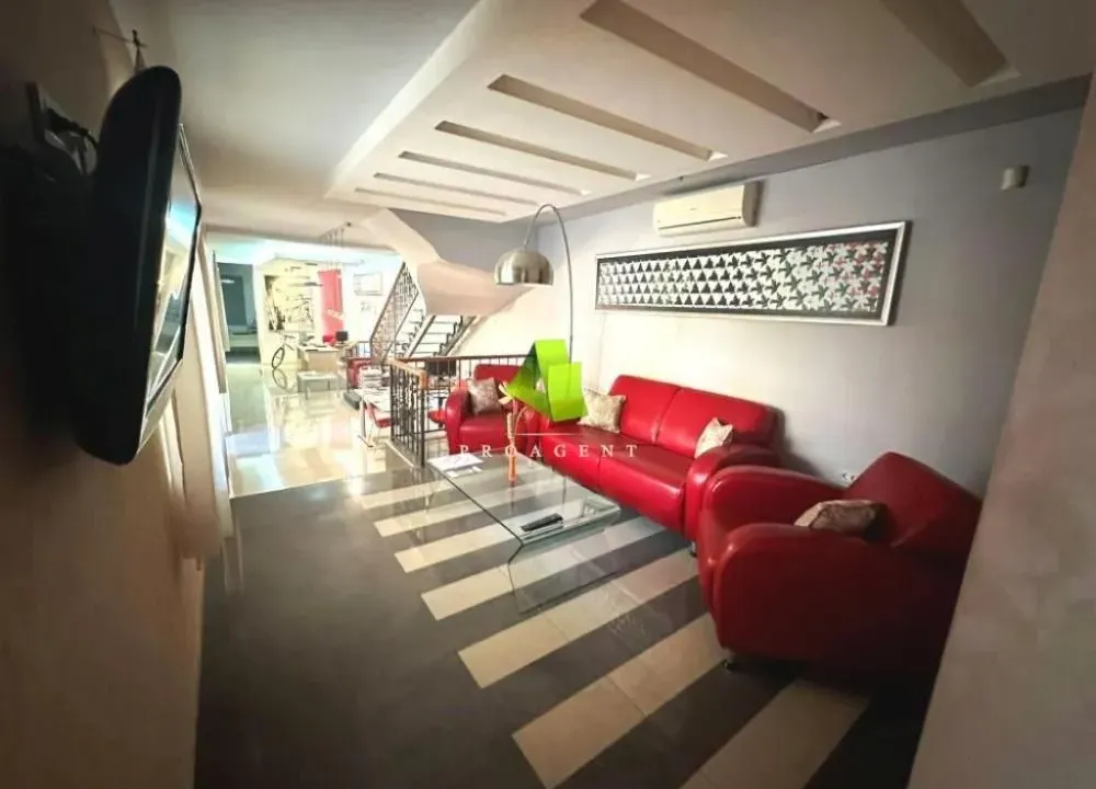 Izdavanje, poslovni prostor, 200m², Medijana, Niš