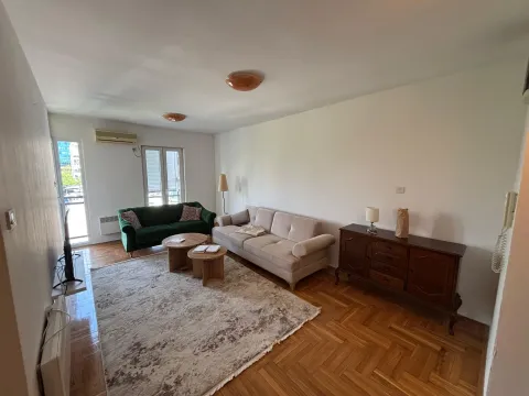 Izdavanje, kuća, 250m², Stari Aerodrom, Podgorica - image 2