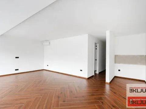 Prodaja, četvorosoban stan, 103m², Novo naselje, Novi Sad - image 7