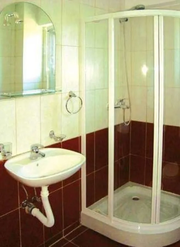 Prodaja, ugostiteljski objekat, 2500m², Dobra Voda, Budva