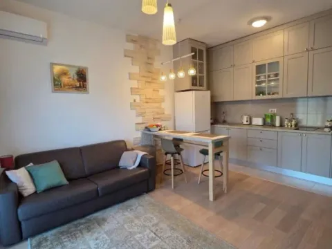 Sale, one bedroom apartment, 40m², Bečići, Budva - image 1