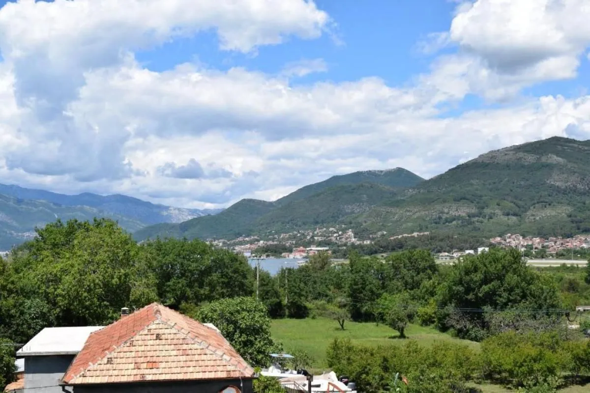 Prodaja, kuća, 469m², Đuraševići, Tivat