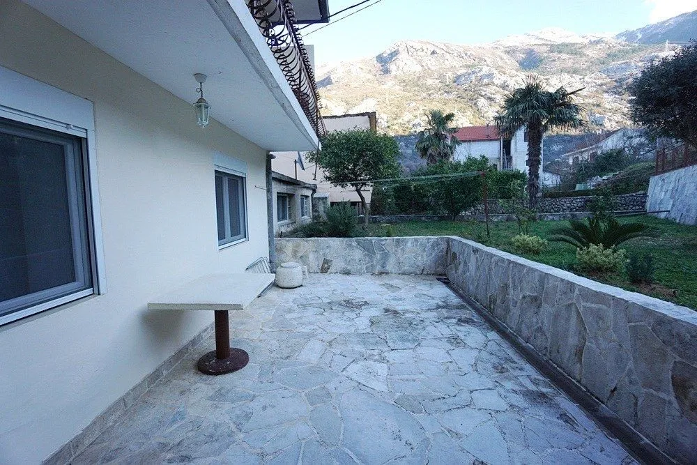 Prodaja, kuća, 192m², Škaljari, Kotor