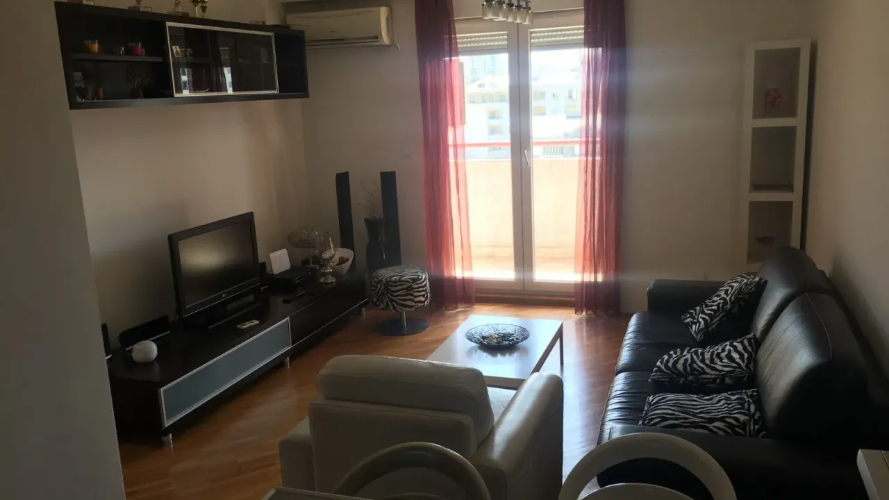 Izdavanje, jednosoban stan, 50m², Preko Morače, Podgorica