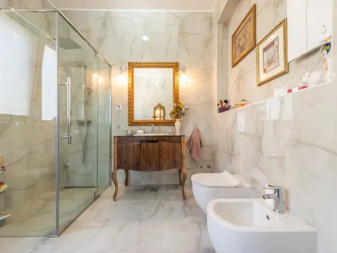 Sale, house, 296m², Kotor, Crna Gora - image 23