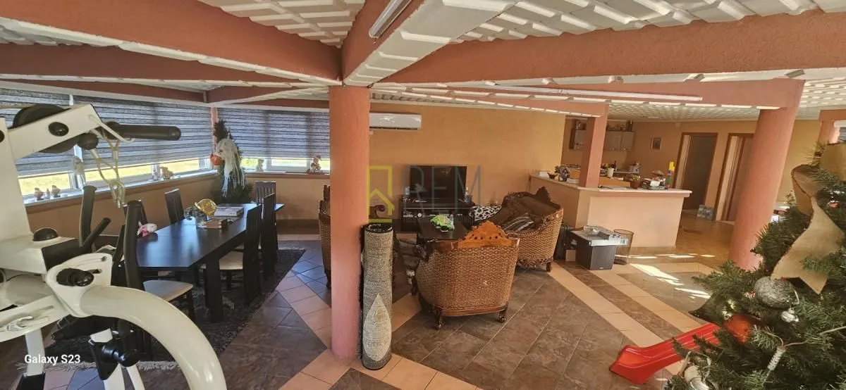 Prodaja, kuća, 350m², Danilovgrad, Crna Gora