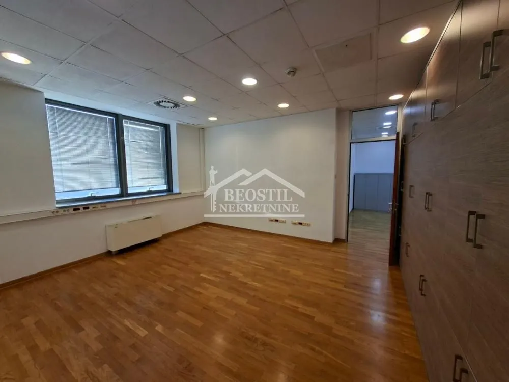Rent, office space, 330m², Bezanijska Kosa 1, Bežanijska Kosa Sve Podlokacije