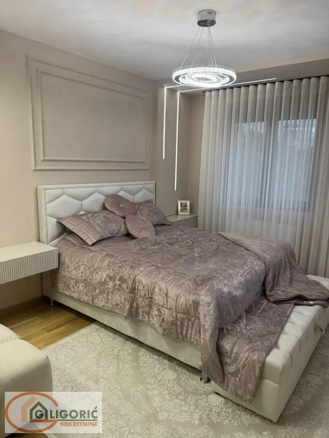 Sale, apartment, 152m², Čubura, Beograd