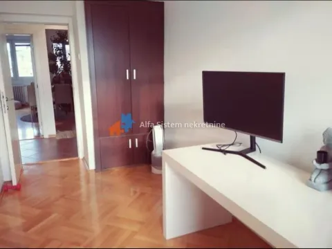 Izdavanje, trosoban stan, 76m², Lion, Zvezdara Sve Podlokacije - image 13