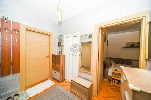 Izdavanje, dvosoban stan, 70m², Centar, Podgorica - image 8