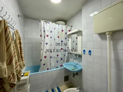 Rent, two bedroom apartment, 85m², Centar, Bar - image 11