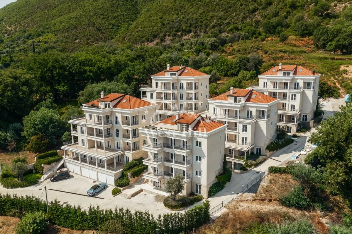 Sale, two bedroom apartment, 115m², Đenovići, Herceg Novi