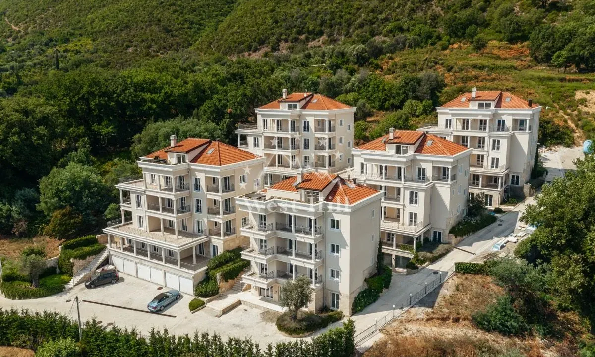 Sale, two bedroom apartment, 115m², Đenovići, Herceg Novi