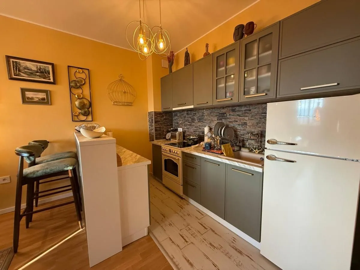 Prodaja, trosoban stan, 59m², Bulevar patrijarha Pavla, Novi Sad Sve Podlokacije