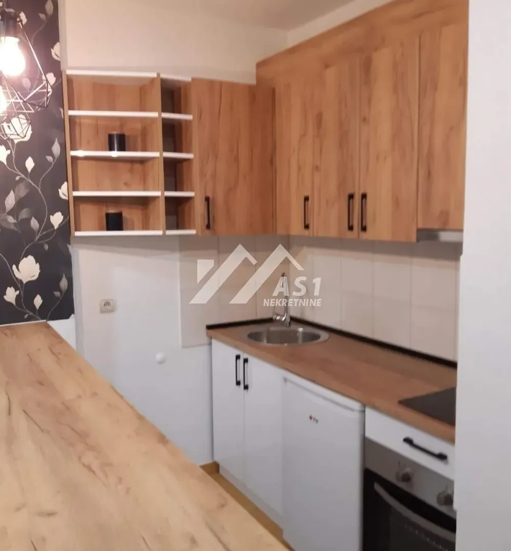 Izdavanje, jednosoban stan, 39m², Bulevar Oslobodjenja, Novi Sad Sve Podlokacije