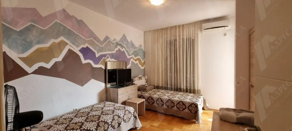 Rent, two bedroom apartment, 86m², Bečići, Budva