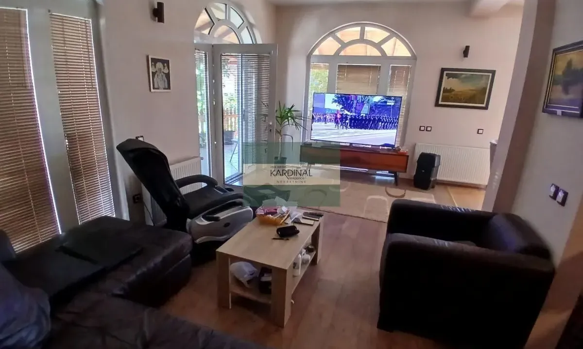 Sale, house, 241m², Centar, Jagodina