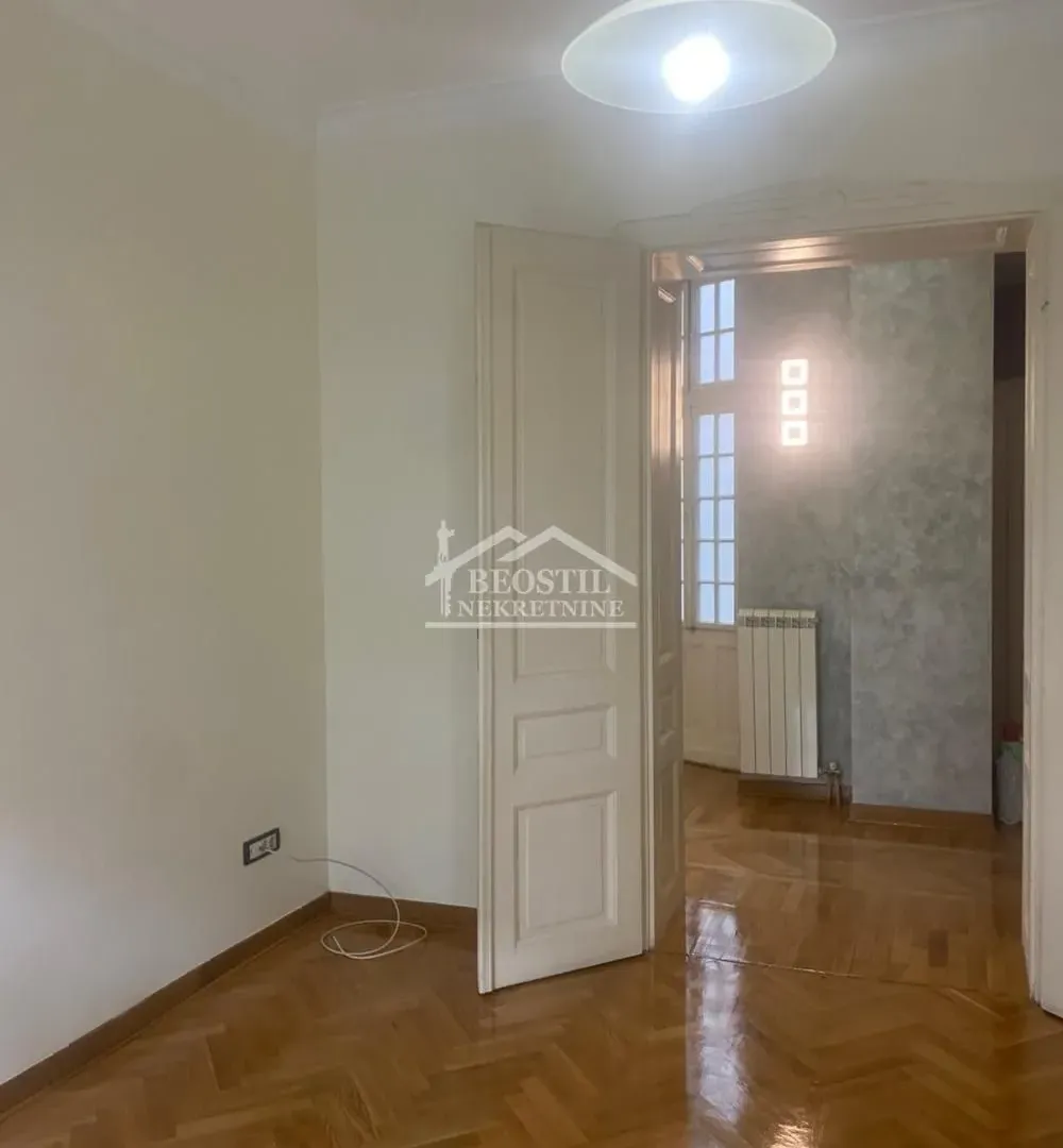Rent, four bedroom apartment, 135m², Skadarlija, Beograd