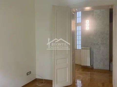 Izdavanje, četvorosoban stan, 135m², Skadarlija, Beograd - image 5