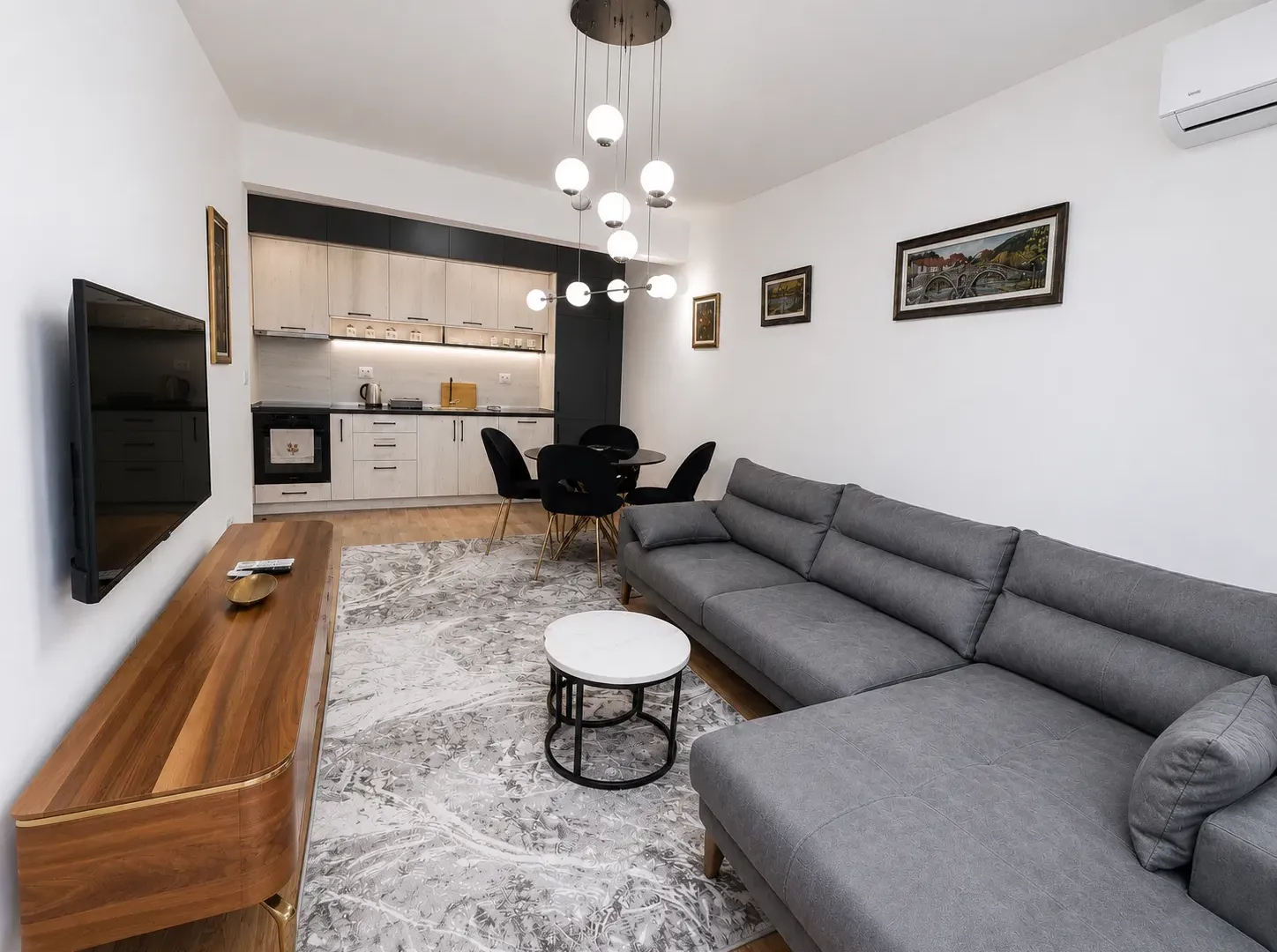 Izdavanje, dvosoban stan, 60m², Stara Varoš, Podgorica