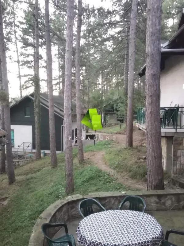 Prodaja, trosoban stan, 52m², Vrnjačka Banja, Srbija