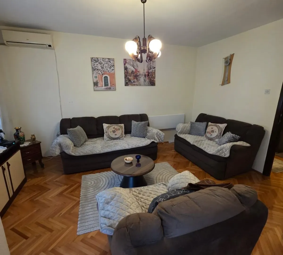 Izdavanje, dvosoban stan, 67m², Centar, Bar