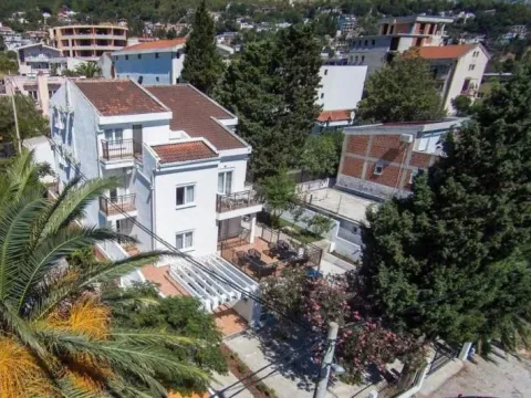 Sale, house, 378m², Bar, Crna Gora