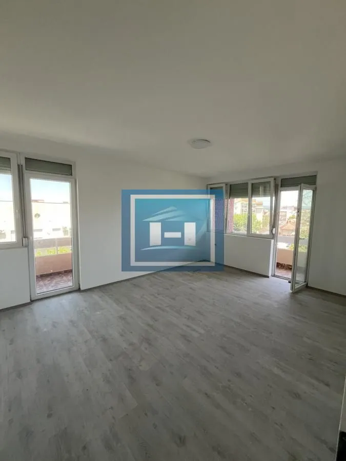 Sale, two bedroom apartment, 74m², Centar, Paraćin