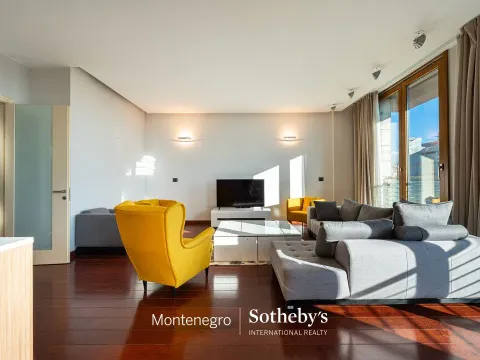 Izdavanje, trosoban stan, 204m², Kod Capital Plaze, Podgorica - image 9