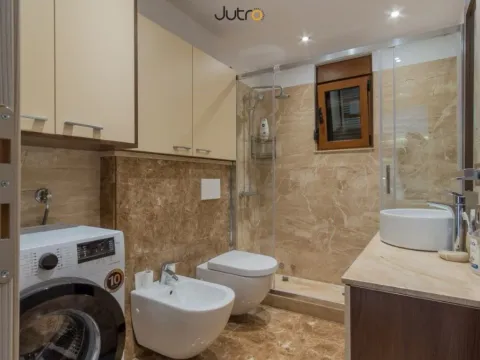 Izdavanje, kuća, 170m², Dajbabe, Podgorica - image 13