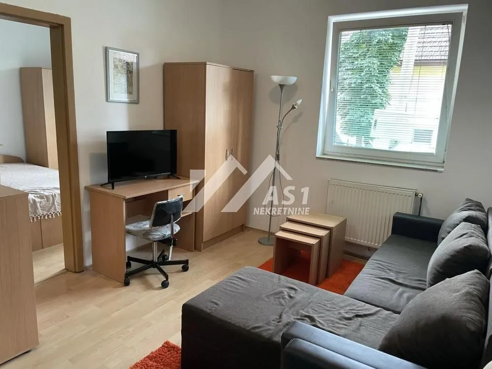 Izdavanje, jednosoban stan, 30m², Sajam, Novi Sad Sve Podlokacije