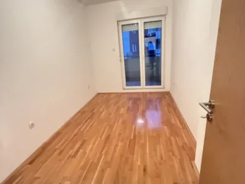 Izdavanje, jednosoban stan, 49m², Zabjelo, Podgorica - image 4