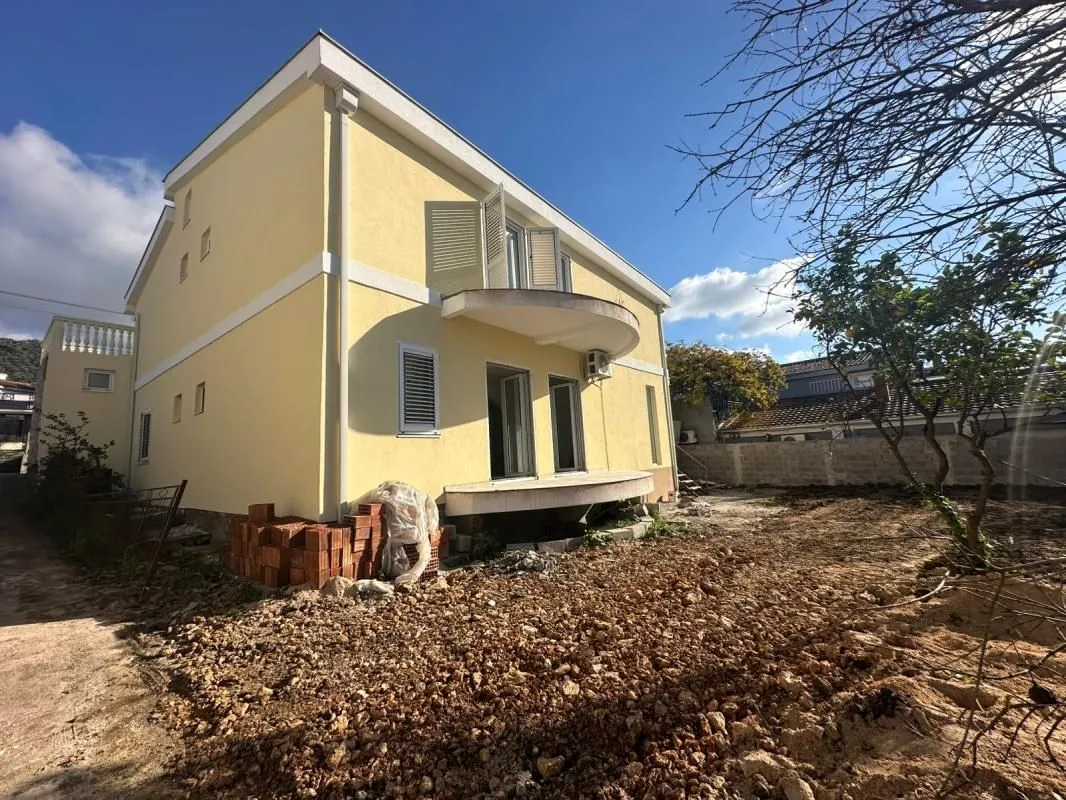 Prodaja, kuća, 180m², Bjeliši, Bar