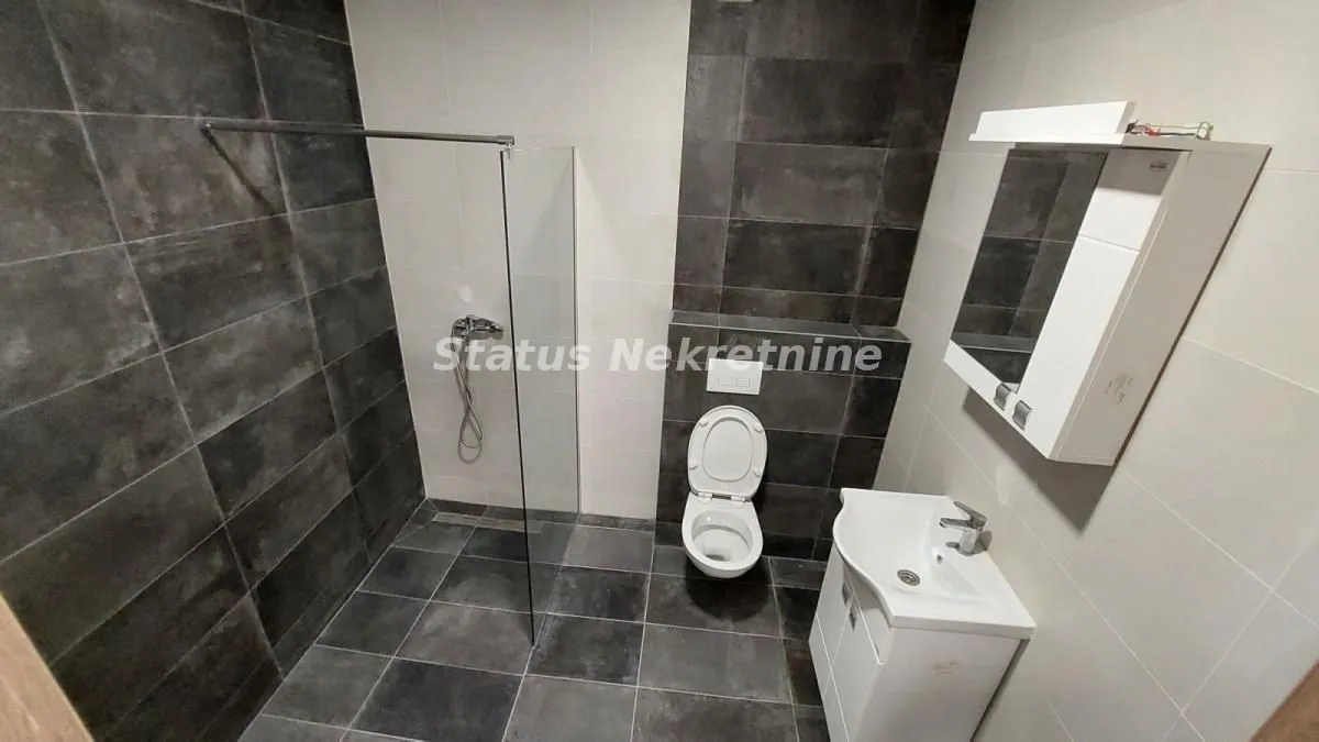 Prodaja, trosoban stan, 78m², Petrovaradin, Novi Sad