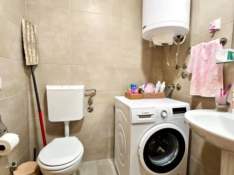 Prodaja, trosoban stan, 95m², Stari Aerodrom, Podgorica - image 10