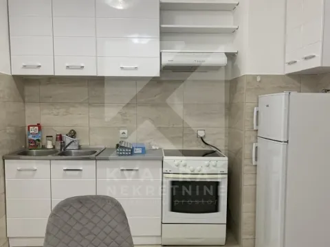 Izdavanje, dvosoban stan, 65m², Blok 5, Podgorica - image 8