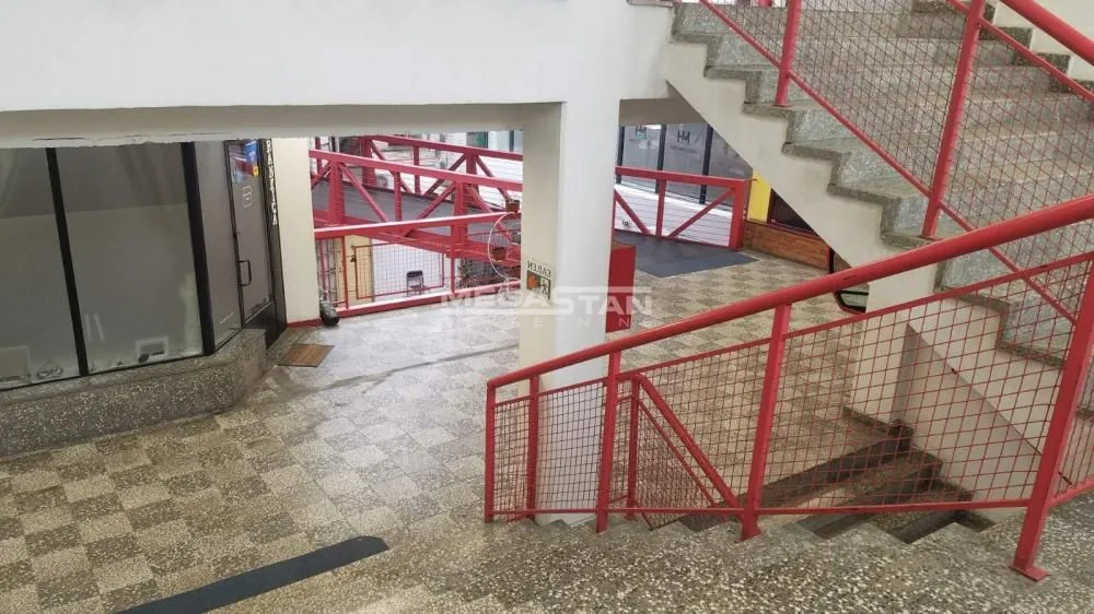 Sale, office space, 20m², Južni Bulevar, Vračar Sve Podlokacije