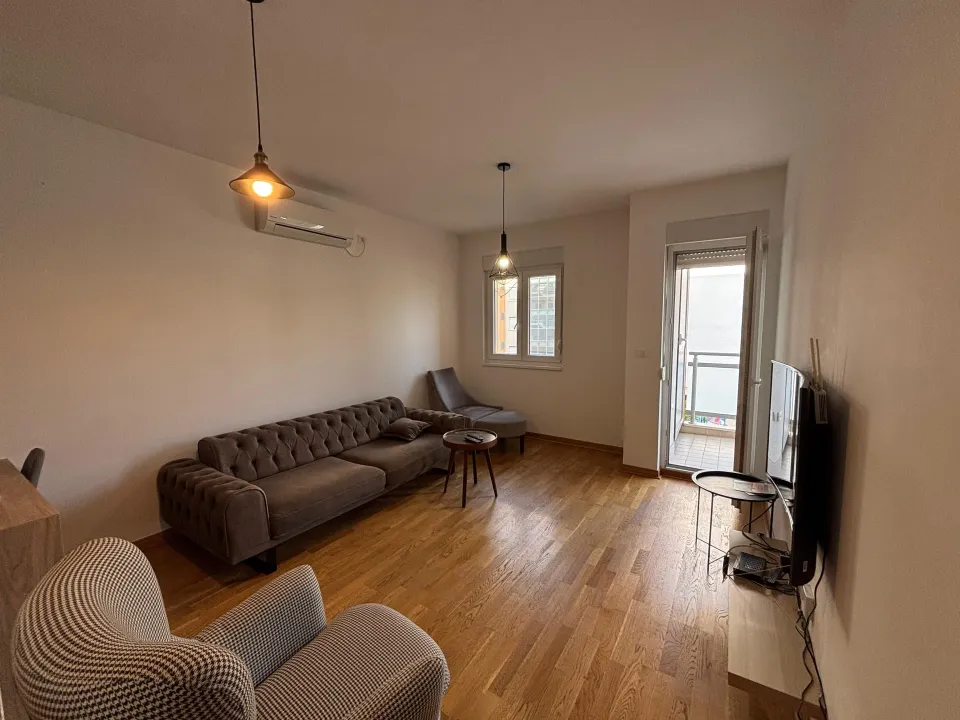 Rent, one bedroom apartment, 45m², City Kej, Podgorica