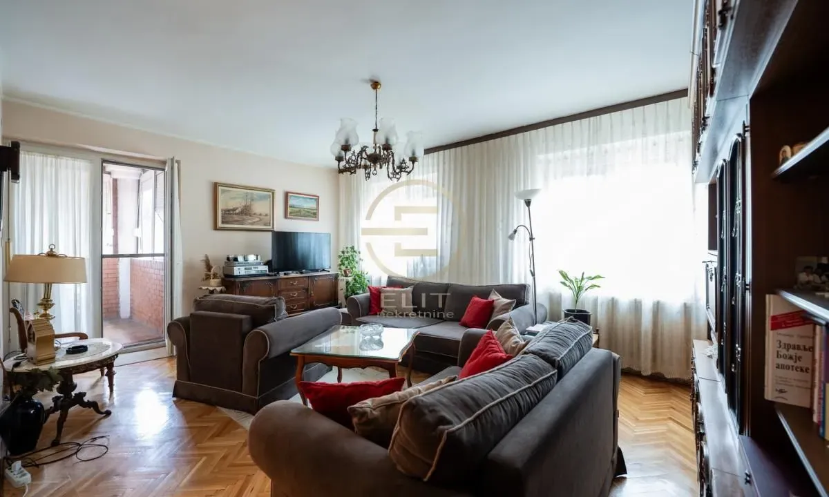 Prodaja, četvorosoban stan, 94m², Bulevar patrijarha Pavla, Novi Sad Sve Podlokacije