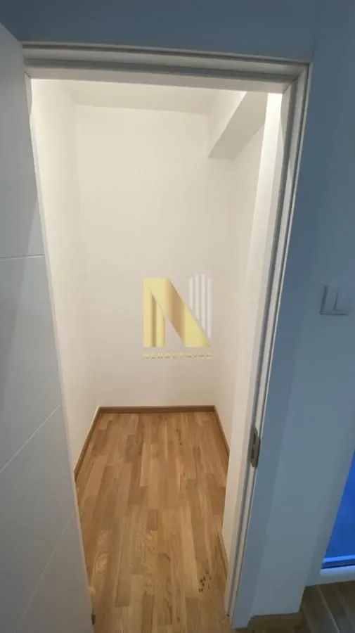 Prodaja, trosoban stan, 54m², Sajmište, Novi Sad