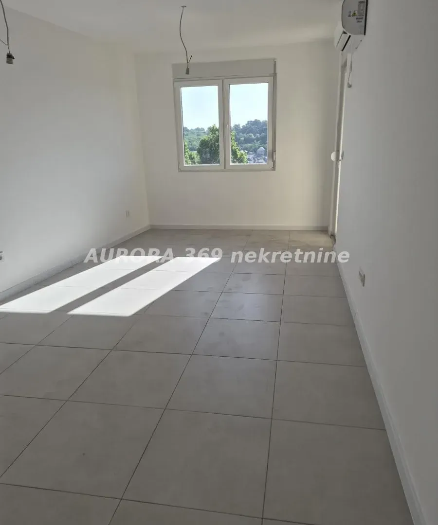 Prodaja, dvosoban stan, 62m², Irig, Srbija
