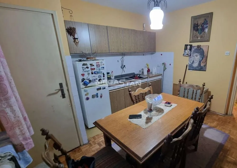 Izdavanje, dvosoban stan, 56m², Čukarica, Beograd