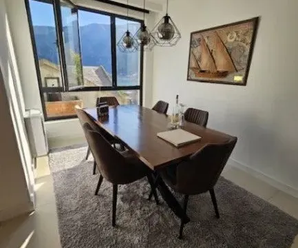 Prodaja, trosoban stan, 100m², Dobrota, Kotor - image 2