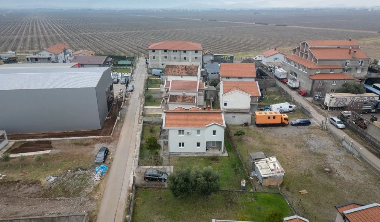 Prodaja, kuća, 258m², Pod Goricom, Podgorica
