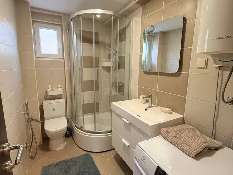 Sale, two bedroom apartment, 63m², Centar, Budva - image 2