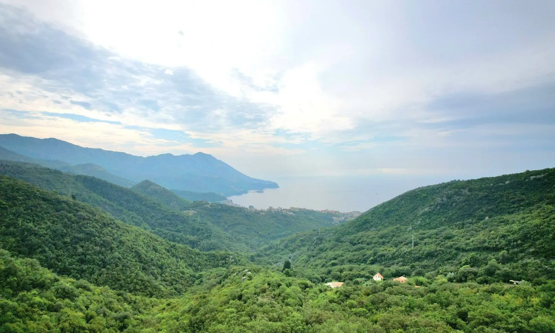Prodaja, plac, 20000m², Markovići, Budva