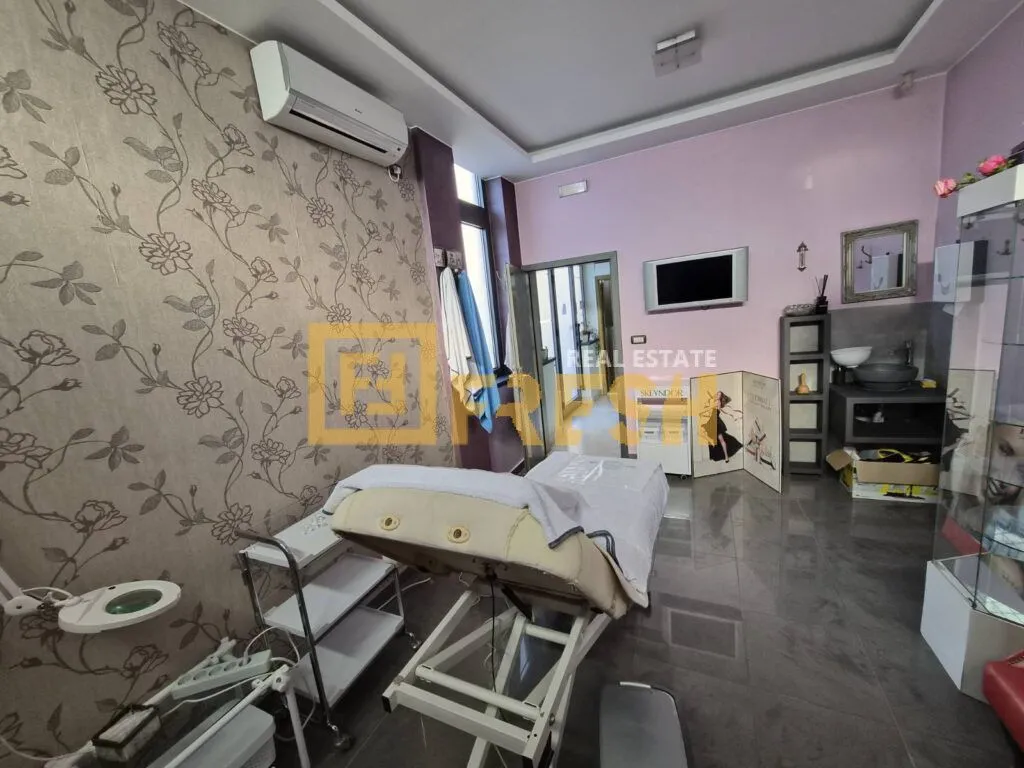 Sale, office space, 60m², Pejton, Podgorica