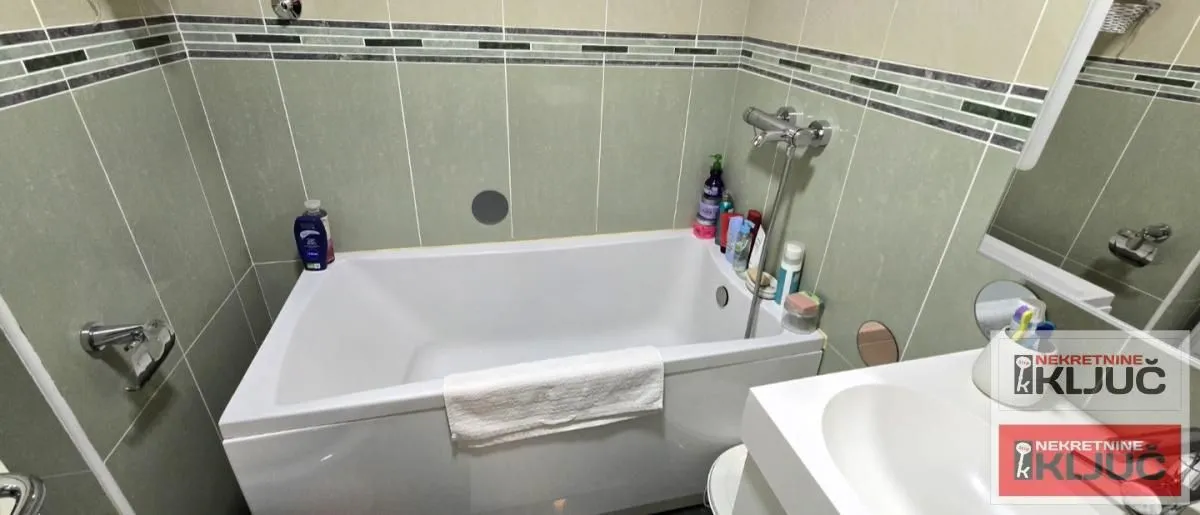 Prodaja, dvosoban stan, 50m², Nova Detelinara, Novi Sad Sve Podlokacije