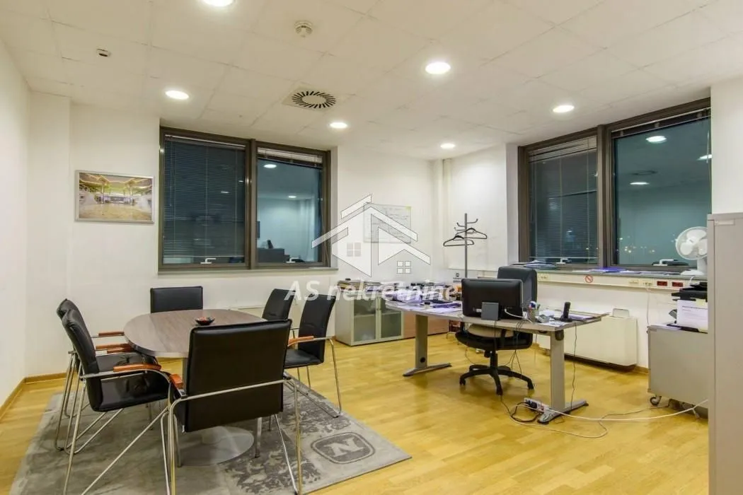 Rent, office space, 335m², Bezanijska Kosa 1, Bežanijska Kosa Sve Podlokacije
