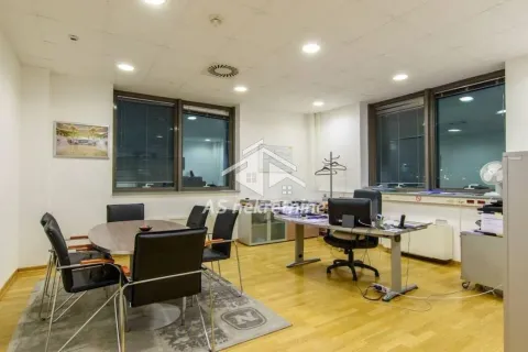 Rent, office space, 335m², Bezanijska Kosa 1, Bežanijska Kosa Sve Podlokacije - image 3